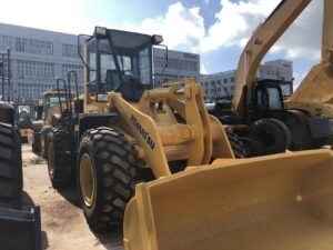Used Komatsu WA 320 Loader