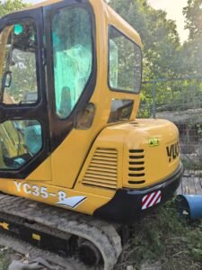 Used Yuchai 35-8 excavator