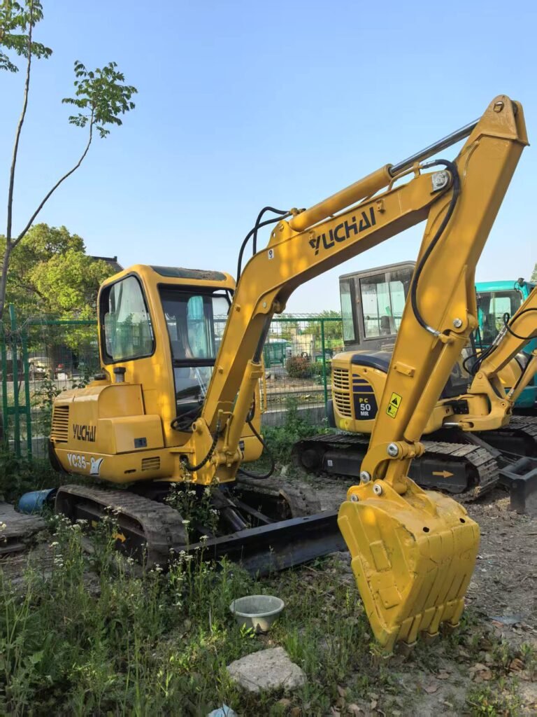 Used Yuchai 35-8 excavator