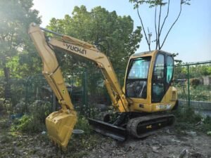 Used Yuchai 35-8 excavator