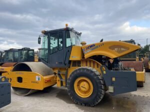 Used XCMG XS263J Single drum vibratory roller