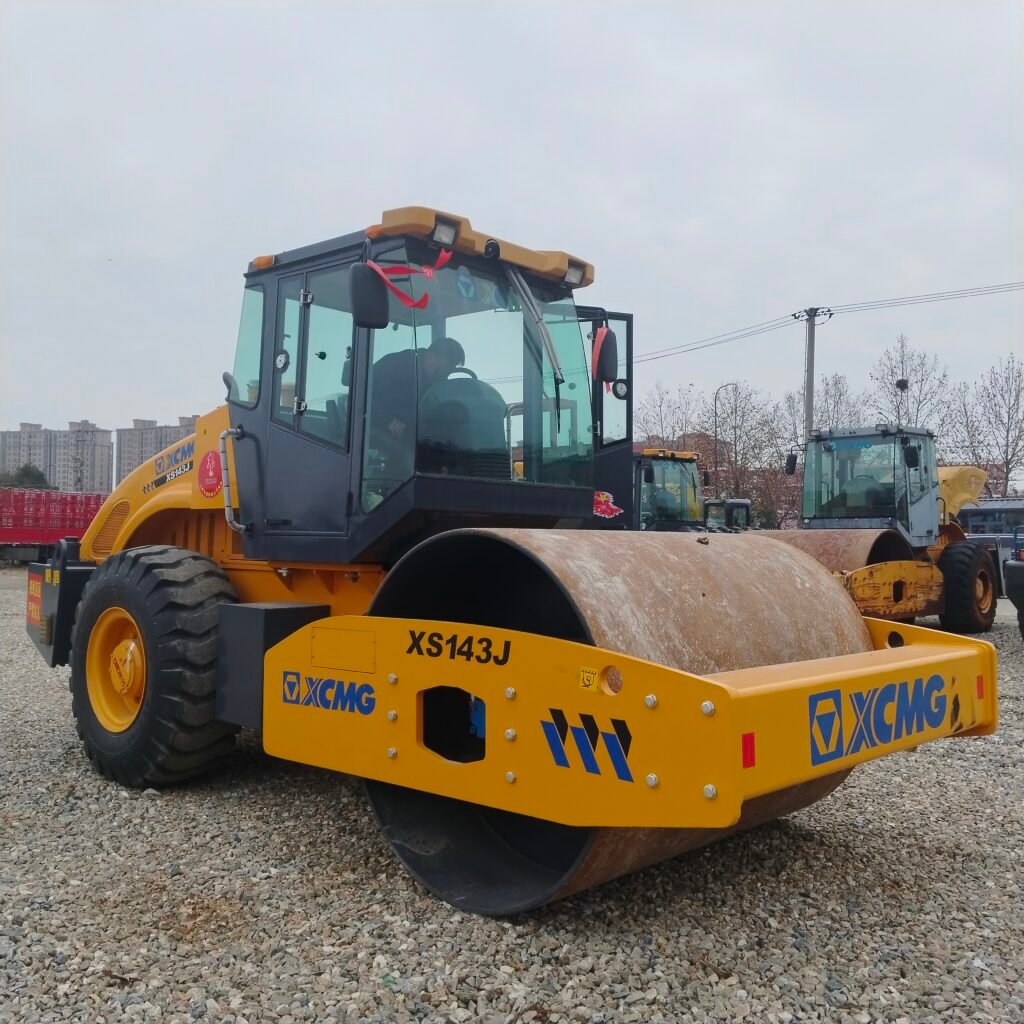 Used XCMG xs143J road roller
