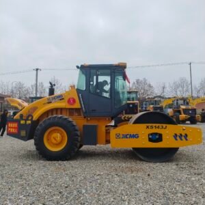 Used XCMG X143J roller 